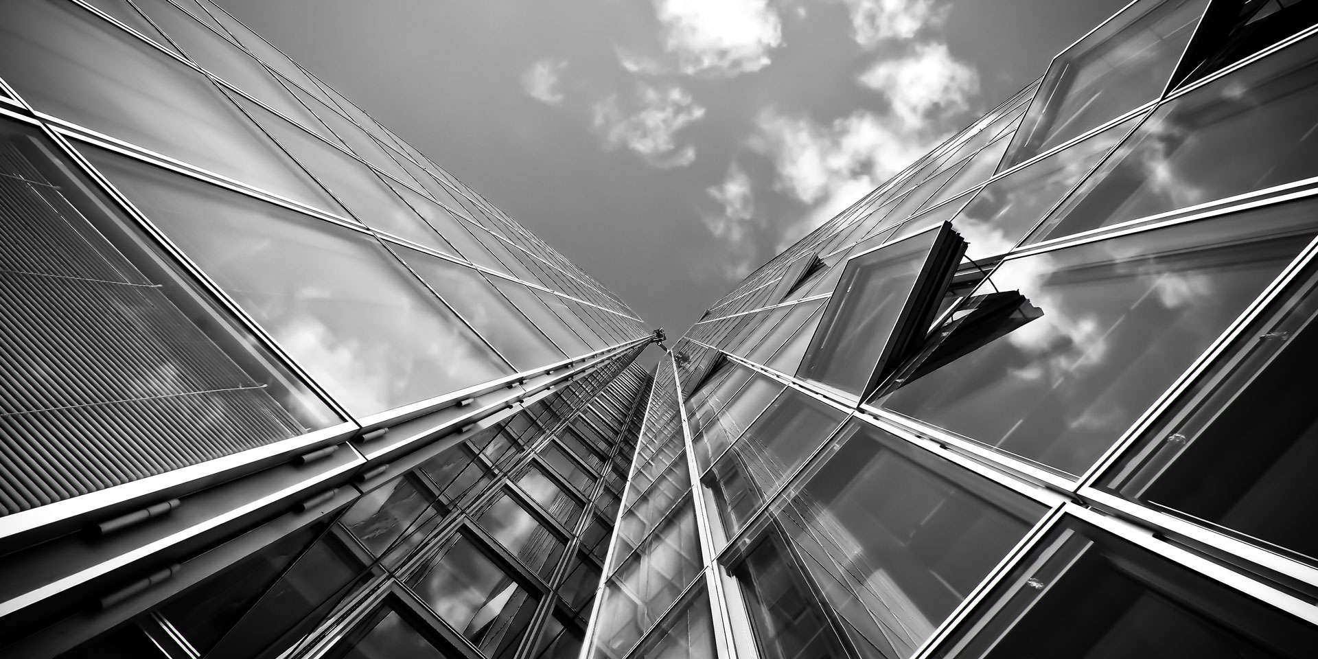 Efficient document generation process with less communication line loading